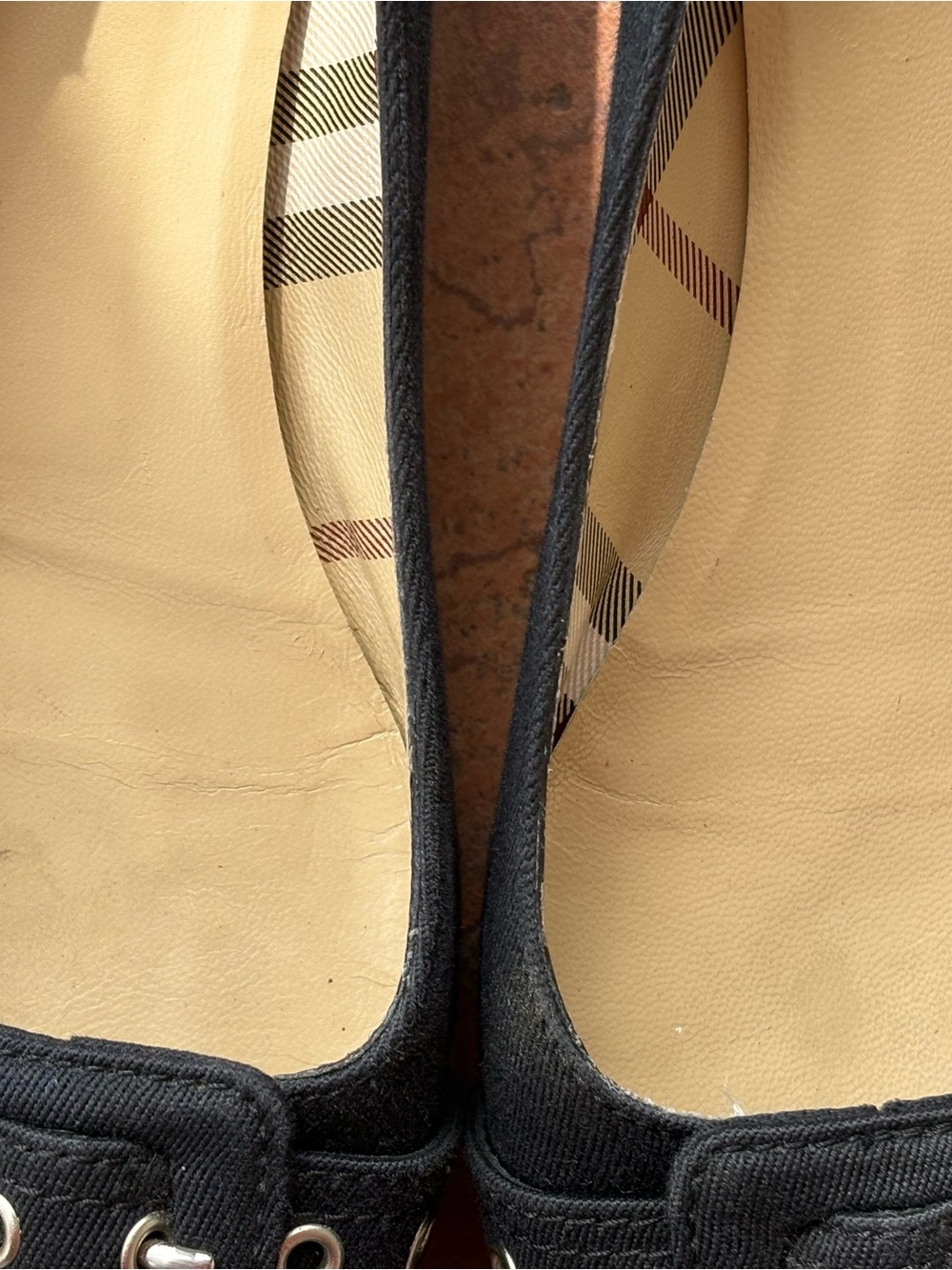 Authentic Burberry Black Pointed Buckle Eyelet Flats - Picture 5 of 6